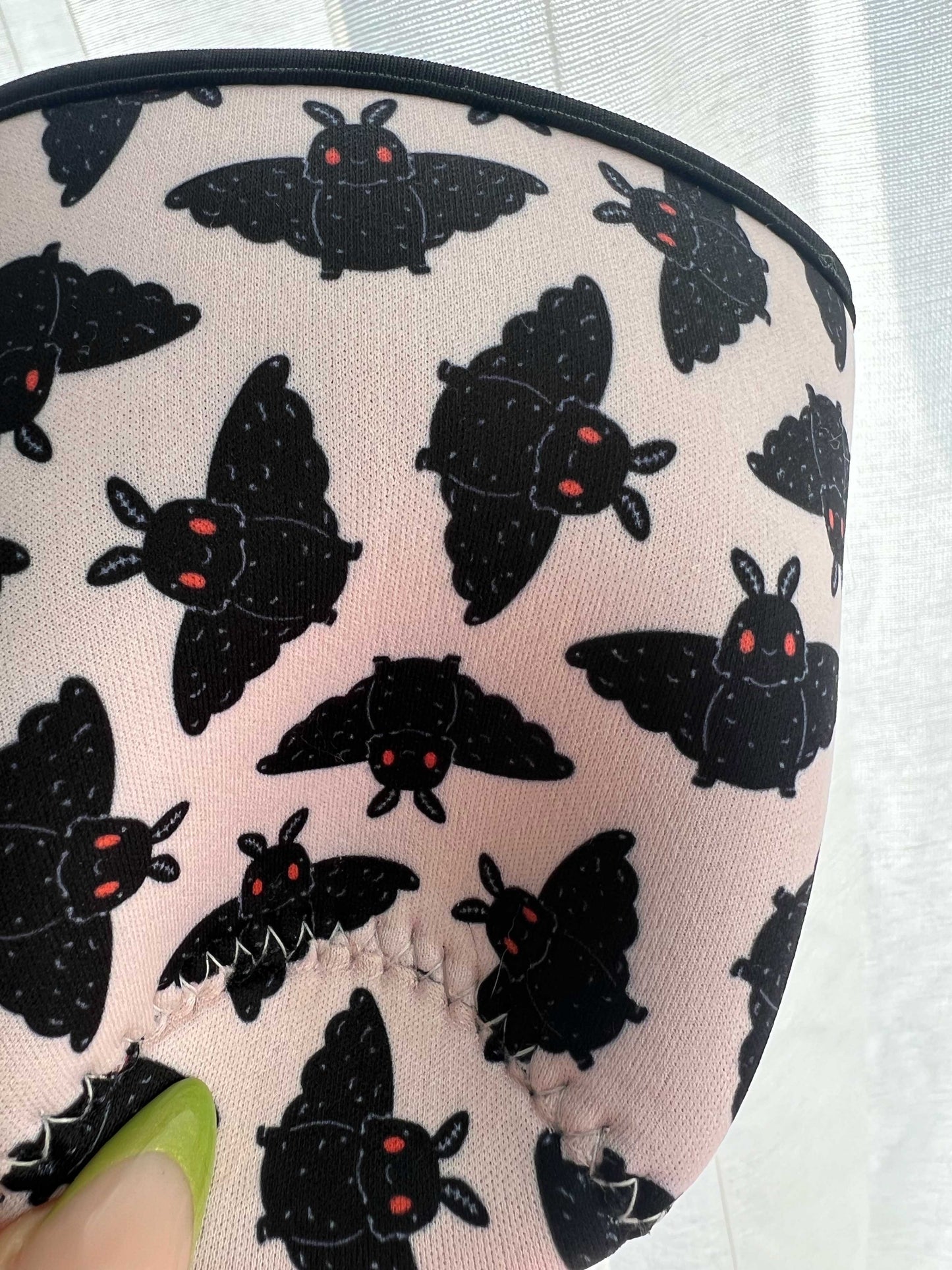 Mothman Coffee Sleeve: Venti/ 22 oz Beverage / Classic Mothman
