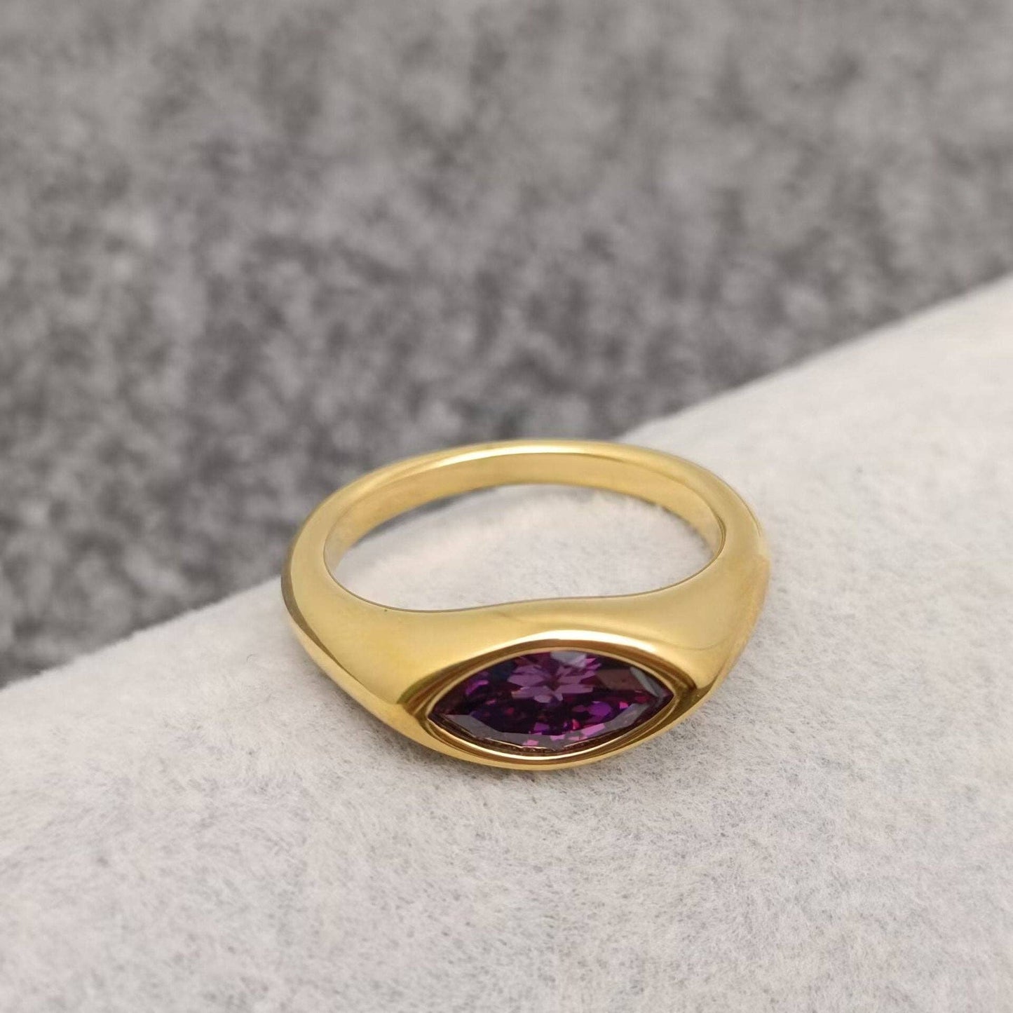FGS - Horse Eye Zircon 18K Gold Plated Stainless Steel Ring: Champagne / 8