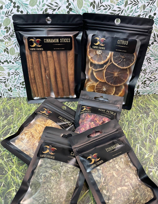 Herbs / Witches Apothecary Cabinet / Catnip Mugwort Bay Leaf: Bay Leaf