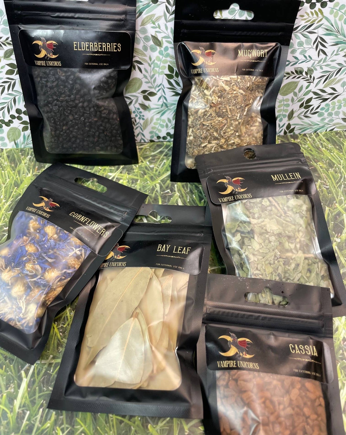 Herbs / Witches Apothecary Cabinet / Catnip Mugwort Bay Leaf: Bay Leaf