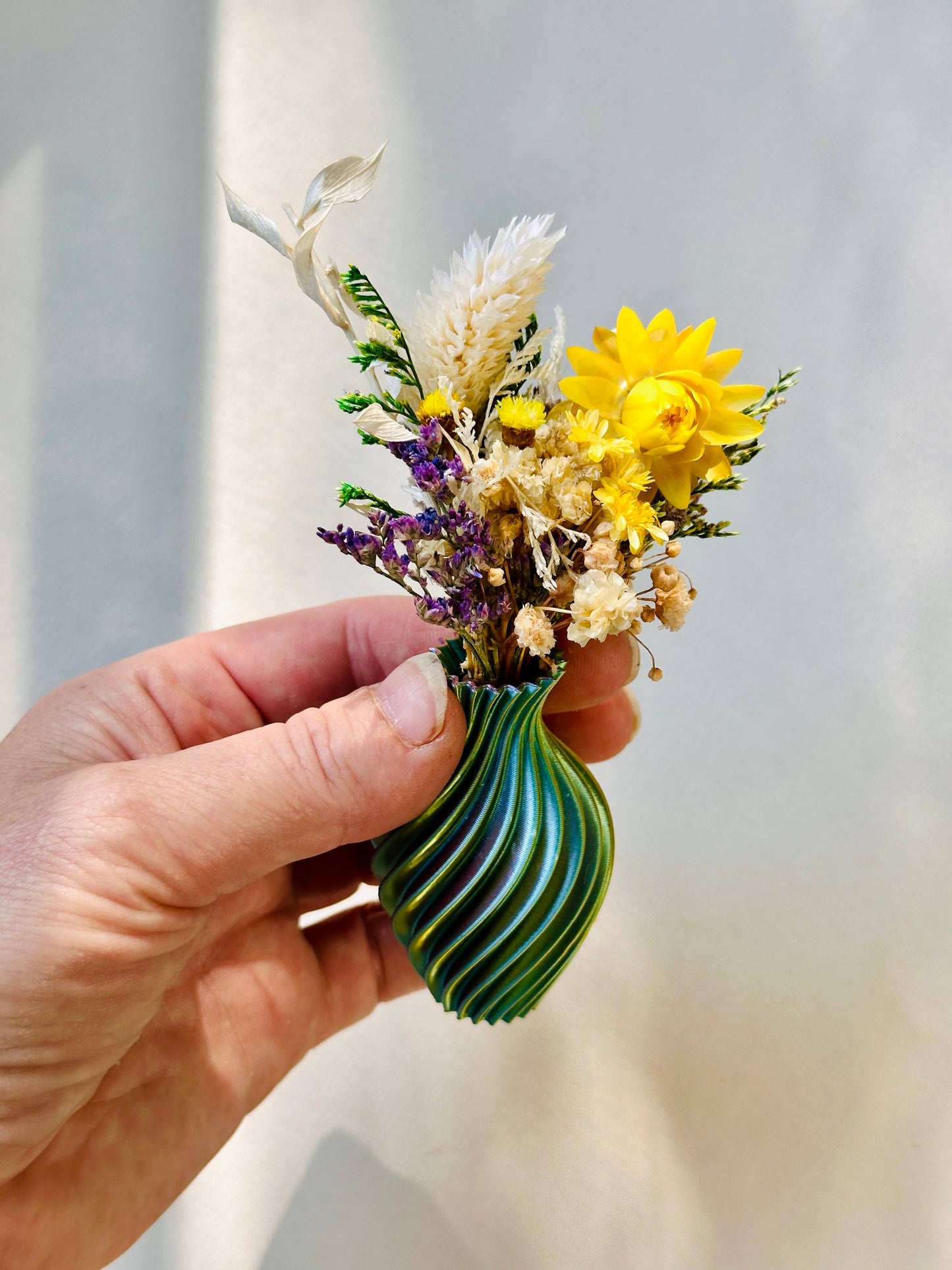 Mini Vase Magnet + Florals: Multi-Colored
